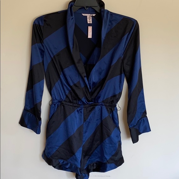 Victoria Secret romper robe - Picture 2 of 6